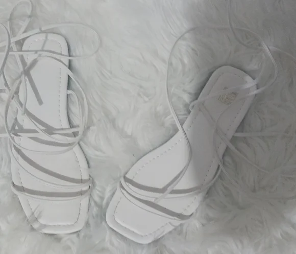 Women white open toe lace up flat sandals - Picture 3 of 9